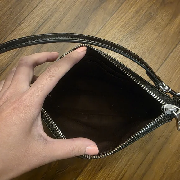 Coach Outlet Nolita 19 black patent leather PREOWN - Picture 6 of 9